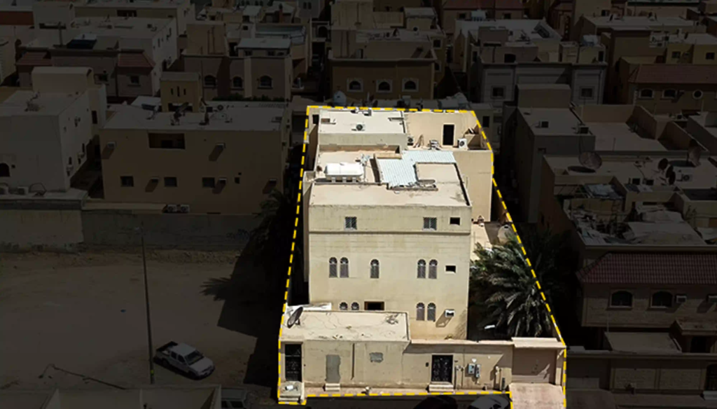 مزاد قمم الرياض