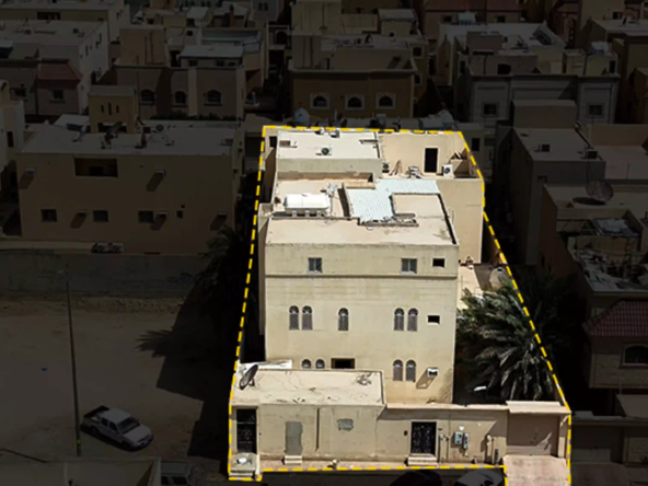 مزاد قمم الرياض