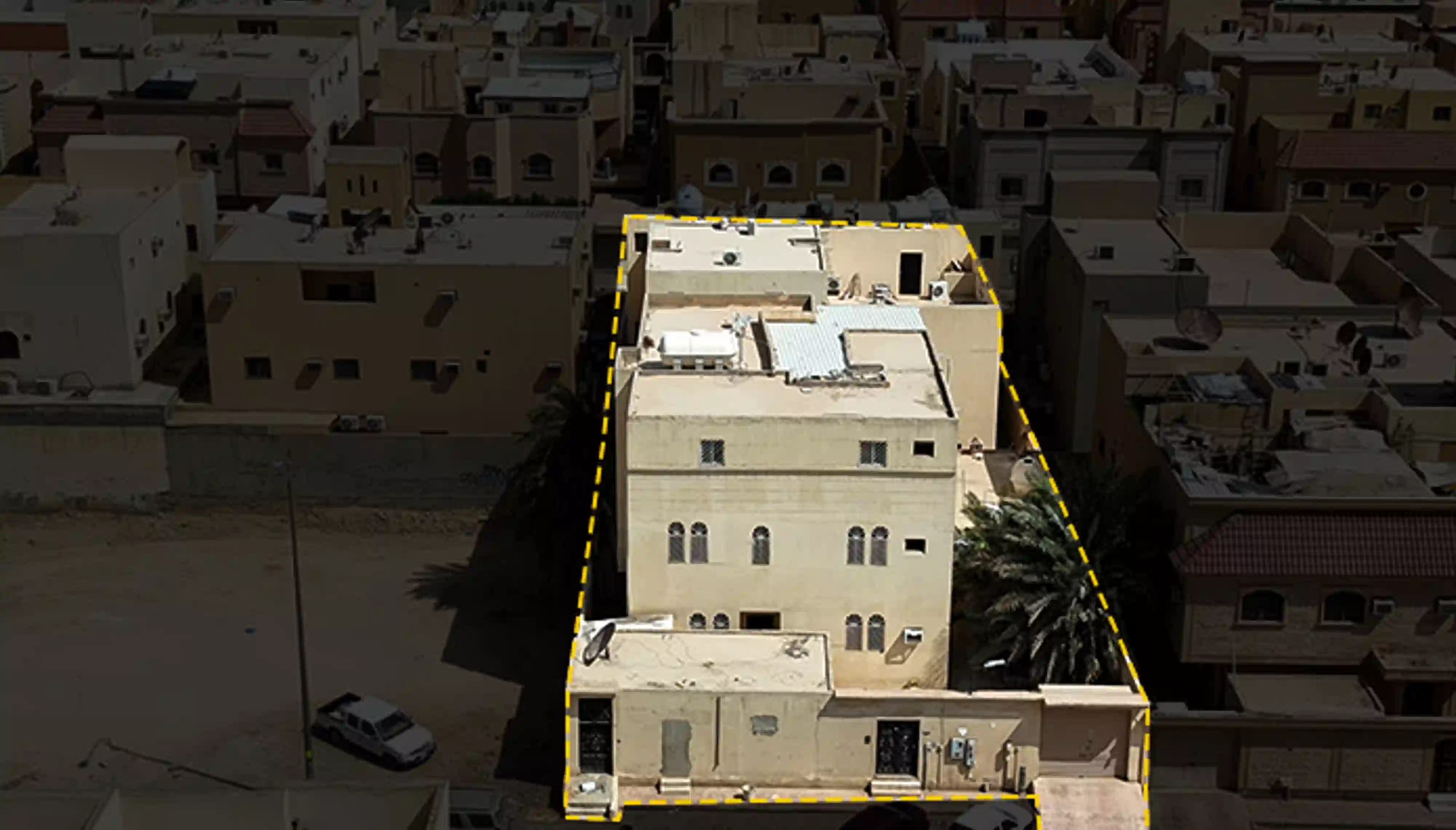 مزاد قمم الرياض