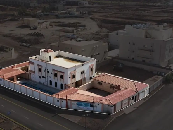 مزاد نفائس المدينة